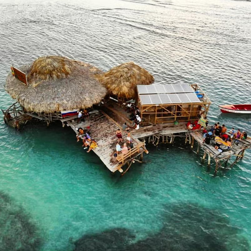 Floyd's Pelican Bar