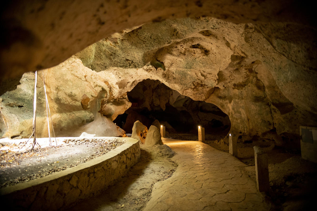 .Green Grotto Caves